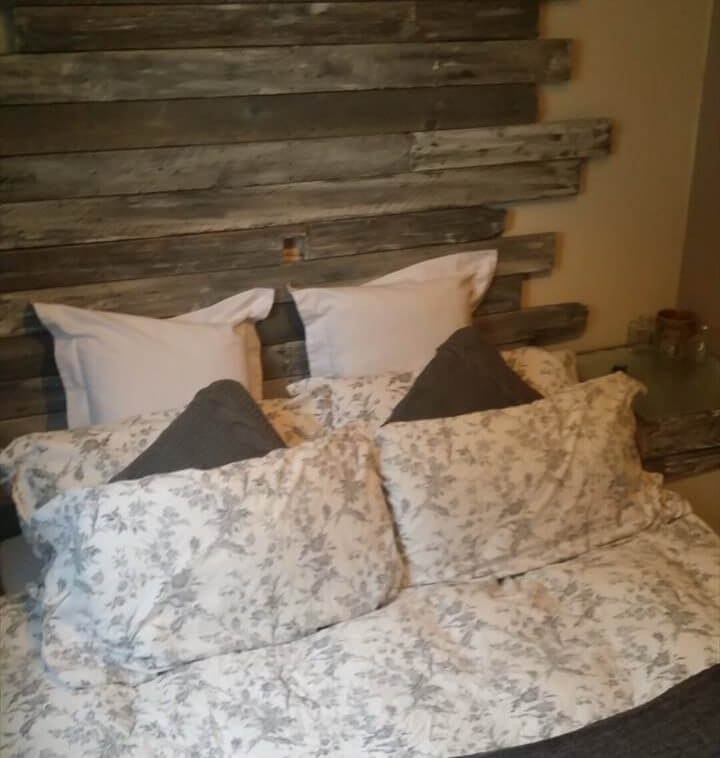 Ultra-Rustic Pallet Headboard - Easy Pallet Ideas