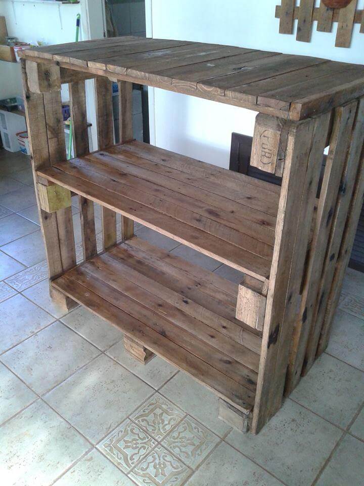 repurposed pallet bookcase