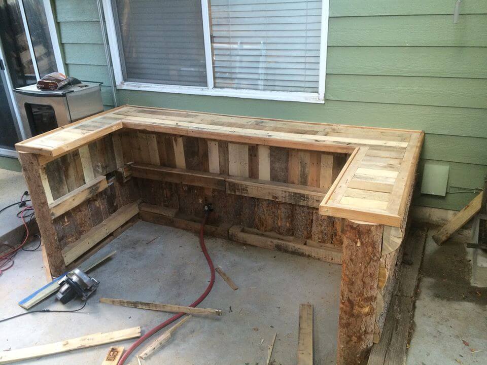 pallet outdoor kitchen counter