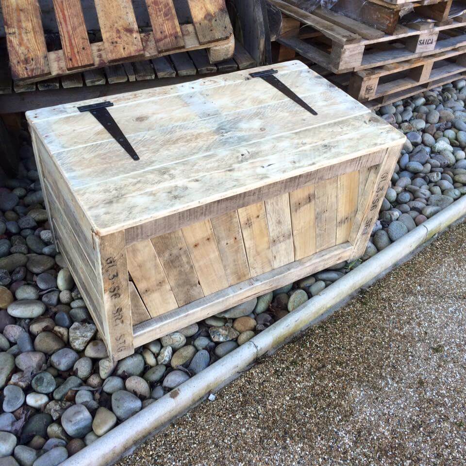 wooden pallet chest