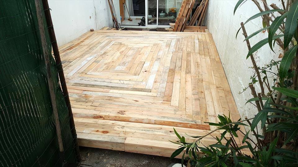 Build a Deck with Pallets Easy Pallet Ideas