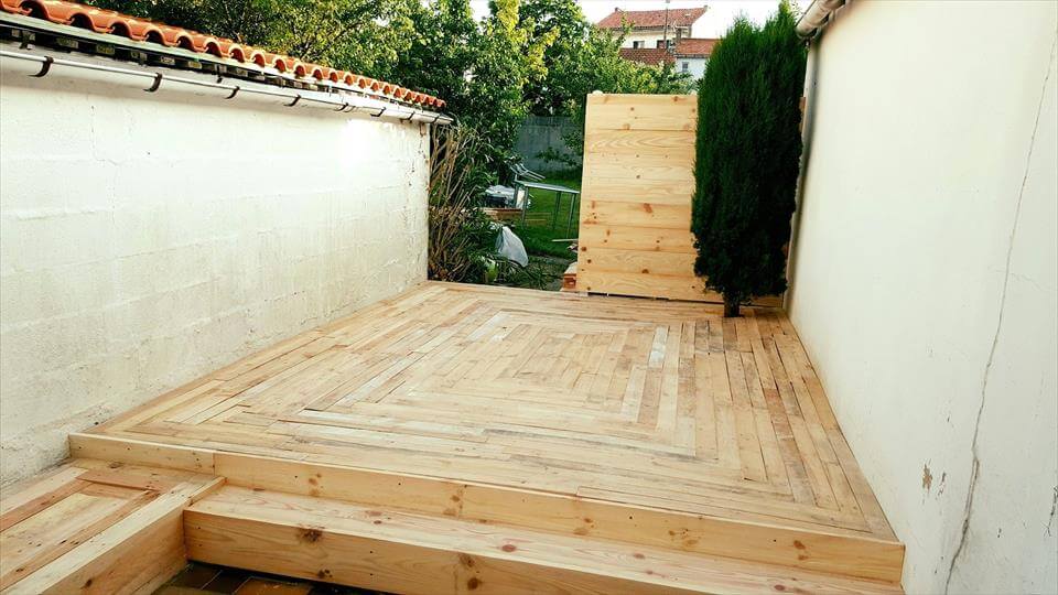 Build a lowcost Wood Pallet Deck Easy Pallet Ideas